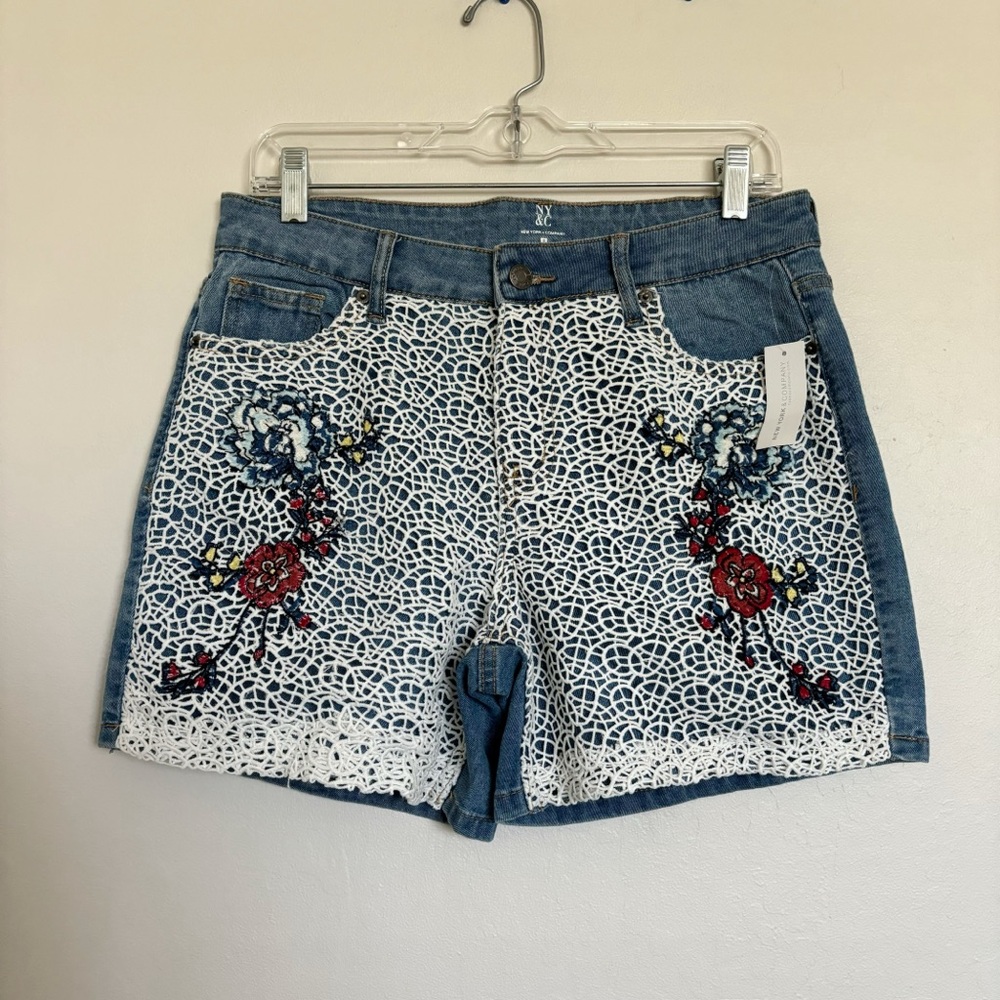 New York & Company High-Waisted Crochet-Accent Denim 5-Inch Shorts Size 8 NEW
